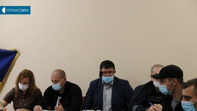 "Кузнецов міг битися і потім побігти". В справі про напад на Стерненка допитали судмедексперта "Кузнецов міг битися і потім побігти". В справі про напад на Стерненка допитали судмедексперта
