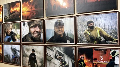 У Полтаві відкрили фотовиставку, присвячену рятувальникам Полтавщини