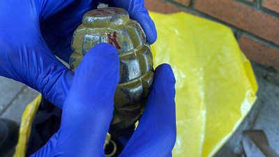 З гранатою та набоями у сумці: у Павлограді на Дніпропетровщині затримали озброєного чоловіка