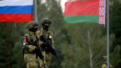 російські військові