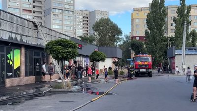 кам'янське, пожежа на Будівельників, горіли магазини