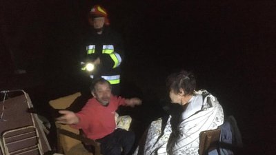 Франківські надзвичайники врятували під час пожежі двох людей і собаку Франківські надзвичайники врятували під час пожежі двох людей і собаку