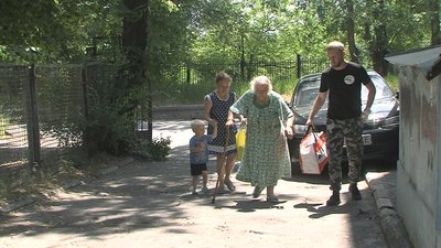 "Ми не отримуємо грантів, самоорганізувалися". Як у Запоріжжі працює центр взаємодопомоги