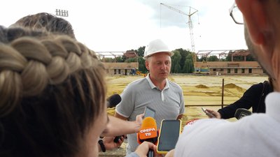 Реконструкція "Авангарду" у Рівному затягується. Влада вимагає це виправити Реконструкція "Авангарду" у Рівному затягується. Влада вимагає це виправити