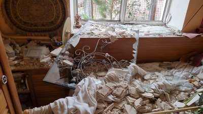 Армія РФ завдала чергового ракетного удару по Запоріжжю, є поранені Армія РФ завдала чергового ракетного удару по Запоріжжю, є поранені
