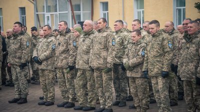 Пластуни передали Вифлеємський вогонь миру бійцям прикарпатської "десятки" Пластуни передали Вифлеємський вогонь миру бійцям прикарпатської "десятки"