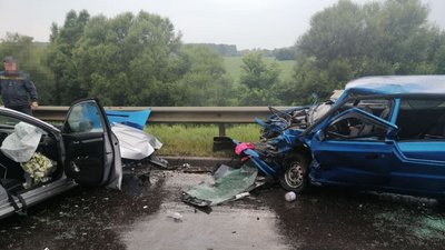 На трасі "Київ-Чоп" зіткнулися два авто: 7 людей травмовані