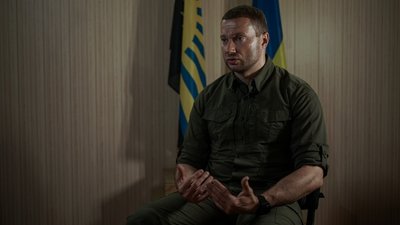 "Облаштовуємо оборону так, щоб ворог не досягнув Слов'янська і Краматорська" — інтерв'ю з очільником Донеччини