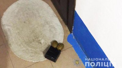 У Рівному під двері матері антикорупціонера Шабуніна підклали гранати. Що про це відомо У Рівному під двері матері антикорупціонера Шабуніна підклали гранати. Що про це відомо