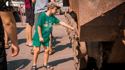 В Одесі з'явилася виставка знищеної техніки росіян. ФОТОРЕПОРТАЖ В Одесі з'явилася виставка знищеної техніки росіян. ФОТОРЕПОРТАЖ