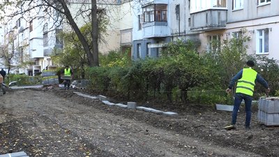 "Я давно допомагаю брату". У Чернівцях брати ФОПи перемогли на майже усіх тендерах по ремонту дворів "Я давно допомагаю брату". У Чернівцях брати ФОПи перемогли на майже усіх тендерах по ремонту дворів