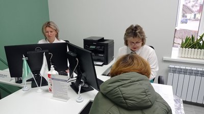 У Тростянці на Сумщині відкрили оновлений сервісний центр Пенсійного фонду, що постраждав від армії РФ У Тростянці на Сумщині відкрили оновлений сервісний центр Пенсійного фонду, що постраждав від армії РФ