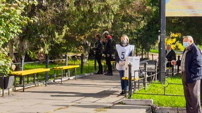 У Кропивницькому волонтерка не змогла відповісти, яка організація замовила "опитування Зеленського"