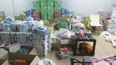 У волонтерському штабі Івано-Франківська переселенцям роздали понад три тисячі гуманітарних наборів У волонтерському штабі Івано-Франківська переселенцям роздали понад три тисячі гуманітарних наборів