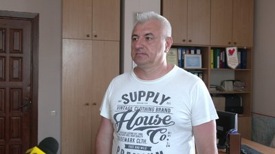 У Рівному примусово виселяють партії з Народного дому У Рівному примусово виселяють партії з Народного дому