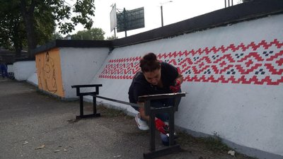 У вихідний день кропивничани розфарбували 100 м2 набережної та відремонтували там 14 лавок У вихідний день кропивничани розфарбували 100 м2 набережної та відремонтували там 14 лавок