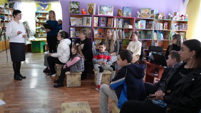 У Херсоні презентували проєкт "Валізка з книжками" У Херсоні презентували проєкт "Валізка з книжками"