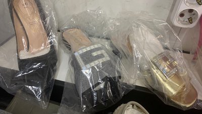 На Закарпатті митники затримали 17 пар незадекларованого взуття з Італії На Закарпатті митники затримали 17 пар незадекларованого взуття з Італії
