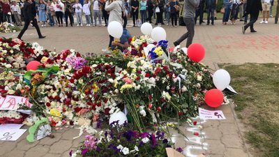 Тисячі жителів Мінська вийшли вшанувати загиблого. СУСПІЛЬНЕ | ВІДЕОНОВИНИ