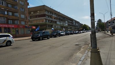 На Закарпатті ОПЗЖ влаштувала автопробіг до 9 травня