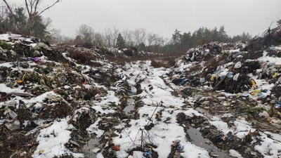 Стихійне сміттєзвалище у Кобеляках на Полтавщині: коли ліквідують та які наслідки для довкілля Стихійне сміттєзвалище у Кобеляках на Полтавщині: коли ліквідують та які наслідки для довкілля