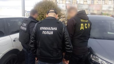 Тримали у підвалі, били та погрожували: у Вінниці двоє чоловіків вимагали в іншого 230 тисяч гривень