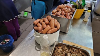 В Миколаєві роздають безкоштовні обіди В Миколаєві роздають безкоштовні обіди