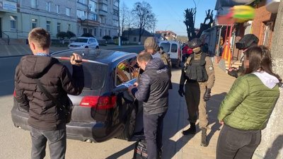 На Житомирщині викрили групу шахраїв-продавців автомобілів