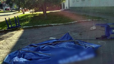 У Бобровиці сталася бійка і стрілянина через намет ОПЗЖ