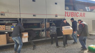 У Житомирі понад сім тисяч людей отримали продукти від волонтерів У Житомирі понад сім тисяч людей отримали продукти від волонтерів
