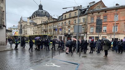 У Львові підприємці влаштували акцію протесту проти карантинних обмежень