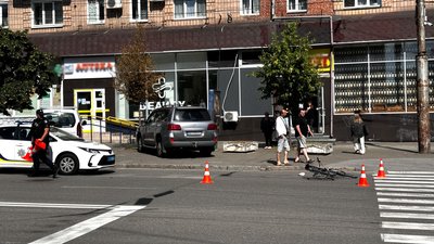 ДТП у Чернігові: велосипедист, якого збила автівка, їхав на червоний сигнал світлофора