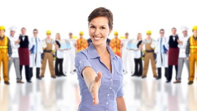 Прикарпатські роботодавці пропонують однакові зарплати гардеробникам та медсестрам