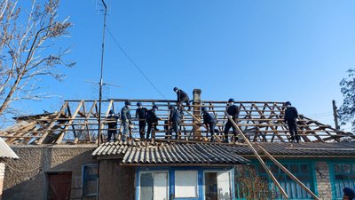Допомагали відновлювати інфраструктуру. Рятувальники Херсонщини повернулися зі Сходу
