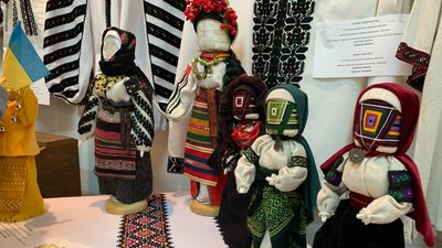 У Тернополі показали старовинні Залозецькі вишивки та сучасні Борщівські У Тернополі показали старовинні Залозецькі вишивки та сучасні Борщівські