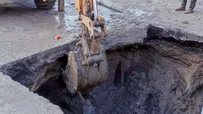 У Житомирі через аварію на колекторі рух електротранспорту до мікрорайону Богунія буде обмежено У Житомирі через аварію на колекторі рух електротранспорту до мікрорайону Богунія буде обмежено