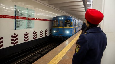 У столичному метро з 1 листопада збільшать інтервали руху поїздів — КМДА