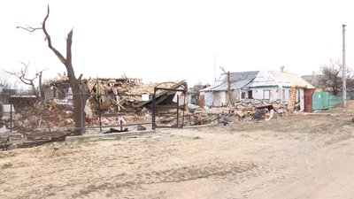 На Житомирщині у палаючому підвалі гаражу 40 хвилин перебували діти, які сховалися від авіаударів На Житомирщині у палаючому підвалі гаражу 40 хвилин перебували діти, які сховалися від авіаударів
