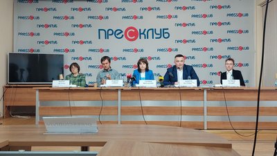 Пресконференція за участі колишньої директорки школи Галини Михайлик Пресконференція за участі колишньої директорки школи Галини Михайлик
