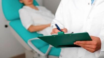 У Києві відсторонили від роботи акушера, якого підозрюють у смерті немовляти