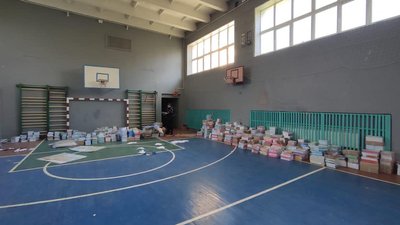 У деокупованій Боровій на Харківщині вилучили близько 700 шкільних підручників РФ