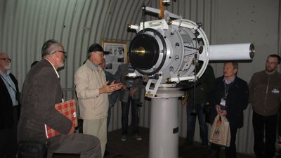 Прилад, яким користуються науковці обсерваторії при дослідженнях. Прилад, яким користуються науковці обсерваторії при дослідженнях.