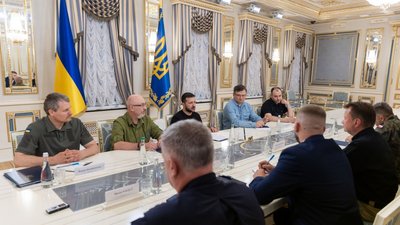 "Відносини будуть тільки зміцнюватись": Зеленський зустрівся з міністром оборони Польщі