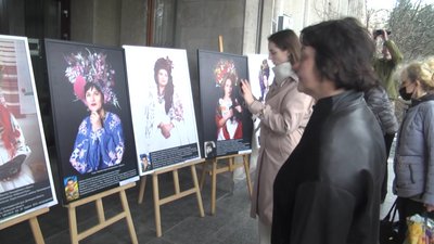 У Слов’янську показали фотопроєкт присвячений матерям загиблих на Донбасі бійців