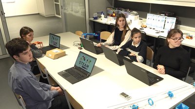 3D-друк і моделі ракет: у черкаській гімназії відкрили STEAM-лабораторію 3D-друк і моделі ракет: у черкаській гімназії відкрили STEAM-лабораторію