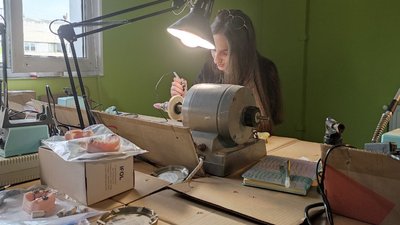 Виготовляють ортодонтичні апарати: на Волинь переїхало підприємство з Харківщини Виготовляють ортодонтичні апарати: на Волинь переїхало підприємство з Харківщини