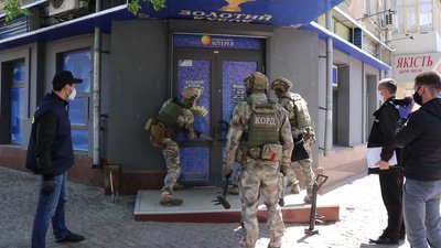 18 обшуків, техніки на 10 мільйонів: херсонські правоохоронці ліківідували мережу ігрових закладів