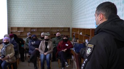 У Сватовому поліцейські та листоноші спільно протидіятимуть шахраям