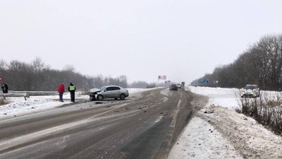 На трасі Харківщини зіткнулися автобус та легковик: травмувалися дві жінки На трасі Харківщини зіткнулися автобус та легковик: травмувалися дві жінки