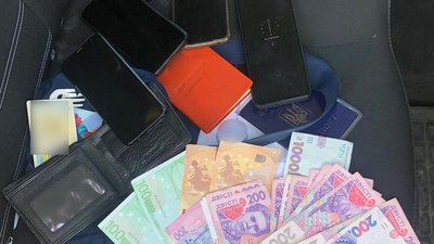 У Полтаві оголосили підозру двом місцевим, які допомагали військовозобов’язаним виїхати за кордон У Полтаві оголосили підозру двом місцевим, які допомагали військовозобов’язаним виїхати за кордон